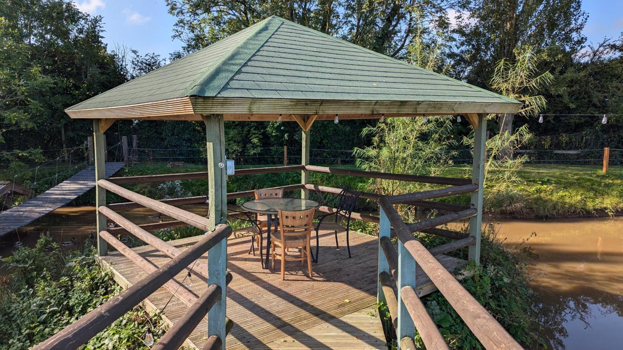 Sunset Retreats Safari Tent Ombersley Exterior photo
